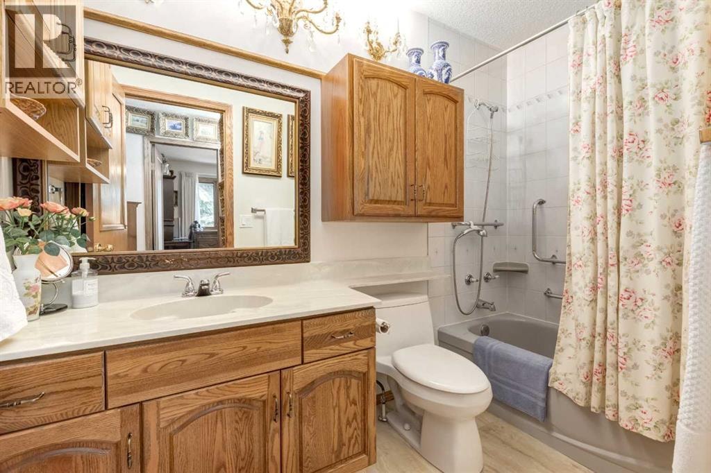 170 Oakbriar Close SW — photo 22