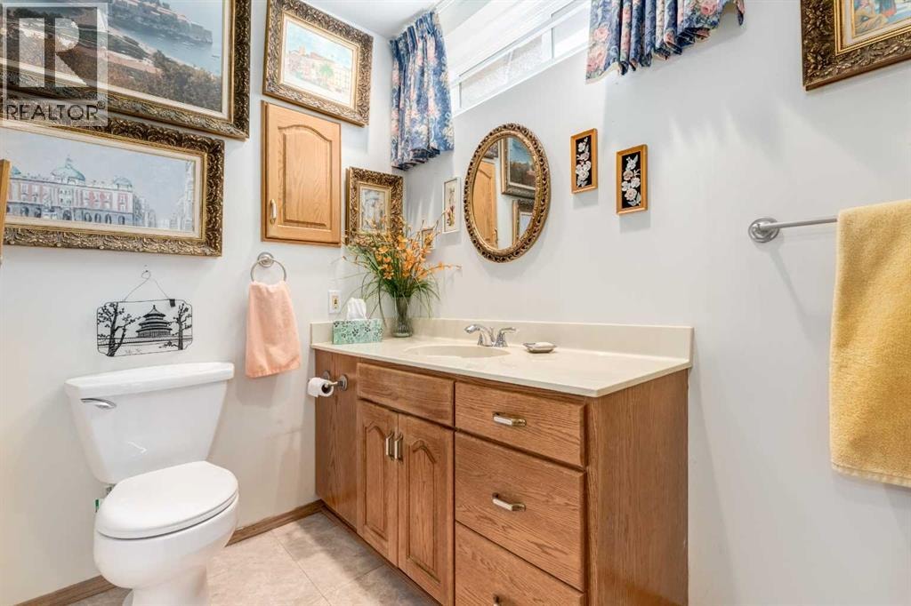 170 Oakbriar Close SW — photo 34