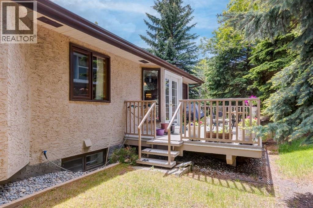 170 Oakbriar Close SW — photo 41