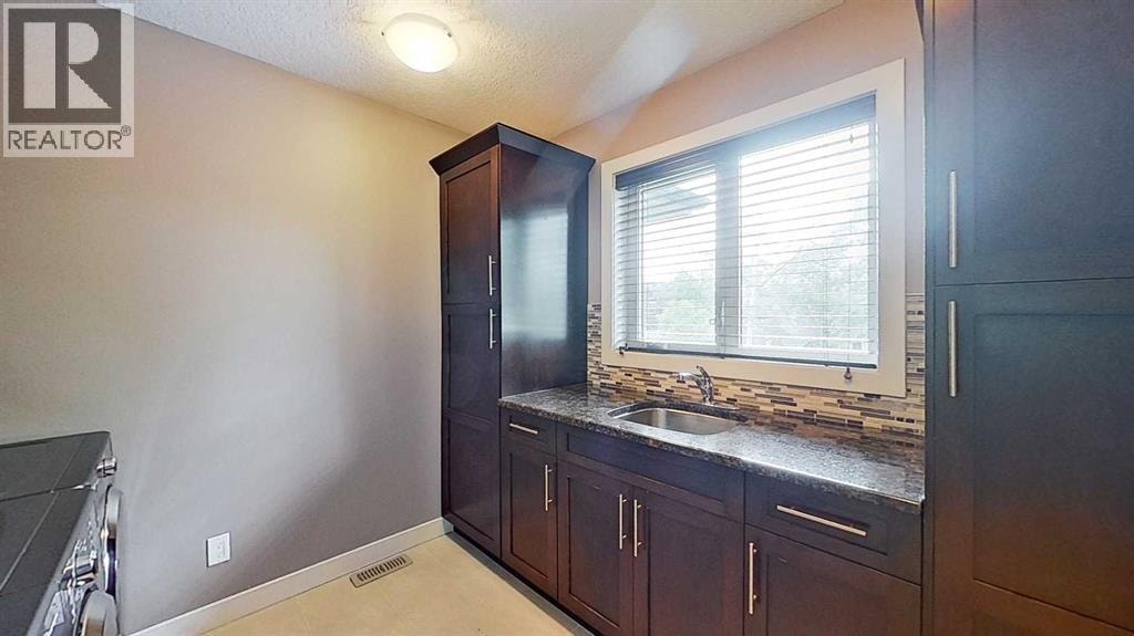 249 18 Avenue NE — photo 19