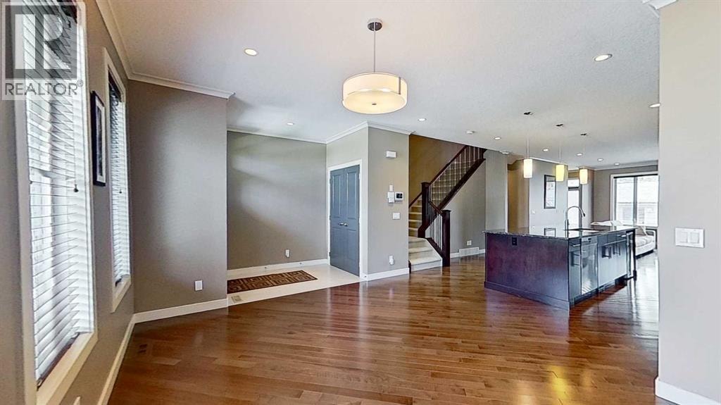 249 18 Avenue NE — photo 3