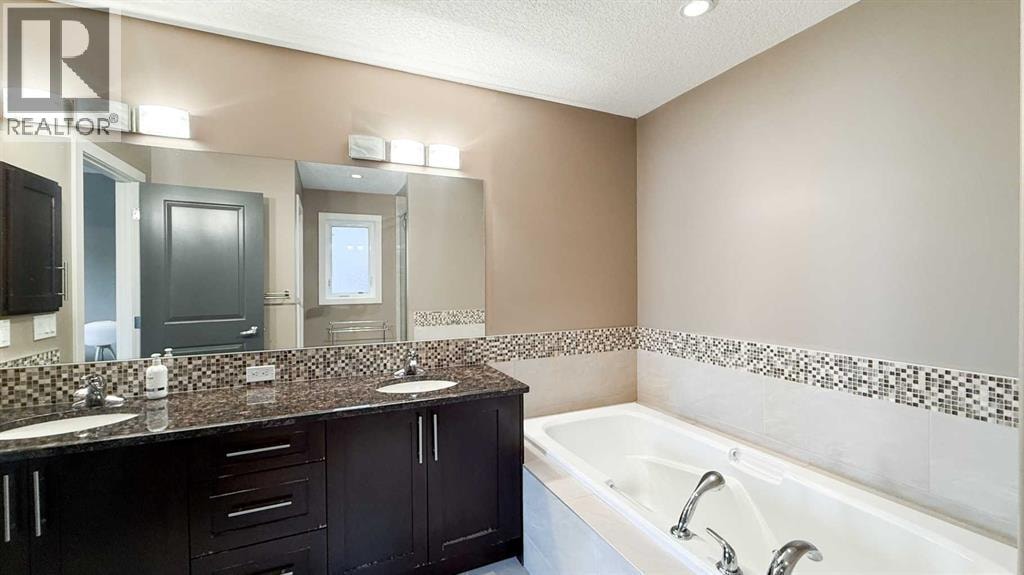 249 18 Avenue NE — photo 25
