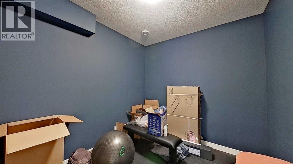 249 18 Avenue NE — photo 31