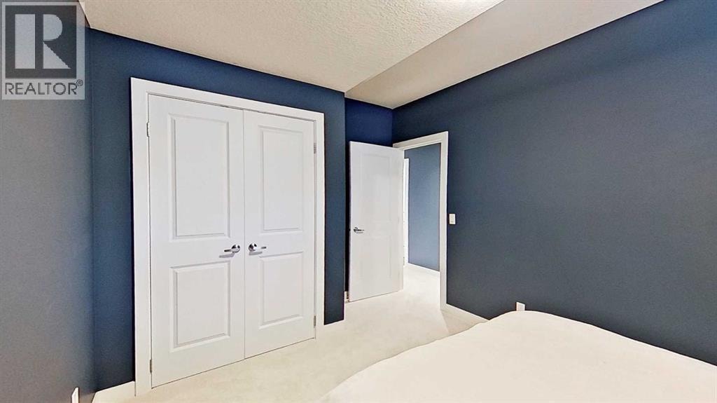 249 18 Avenue NE — photo 33