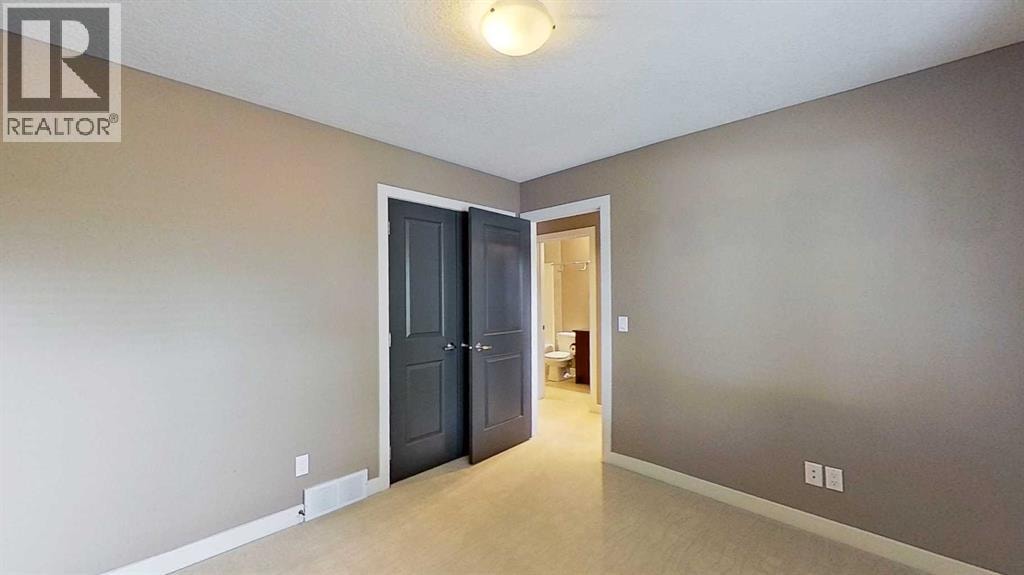 249 18 Avenue NE — photo 18