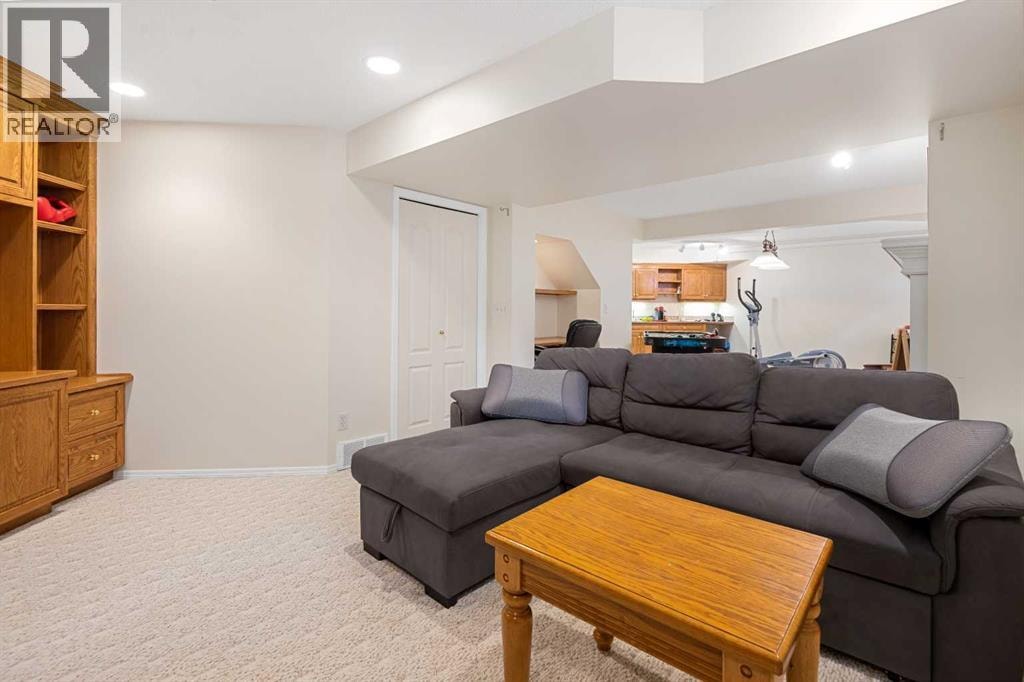 704 Woodside Drive NW — photo 41