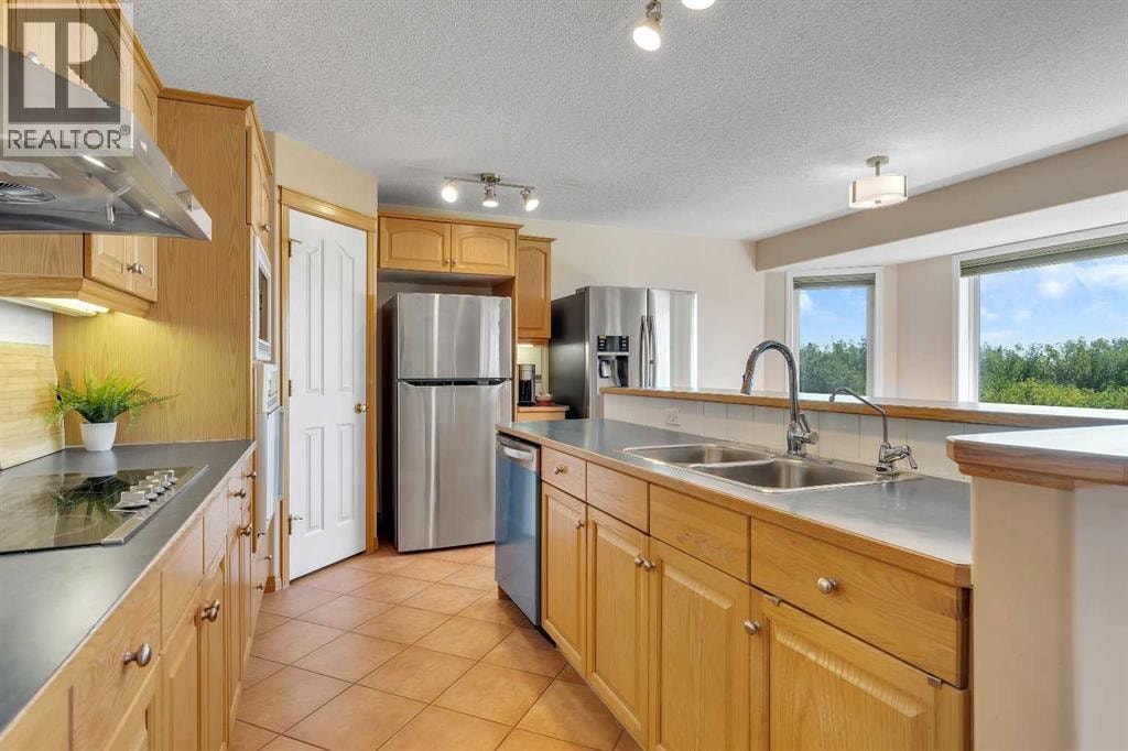 9 Panorama Hills Manor NW — photo 11