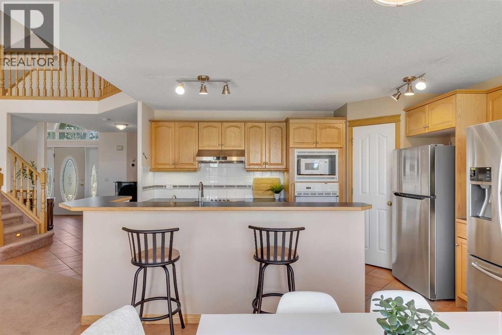 9 Panorama Hills Manor NW — photo 13
