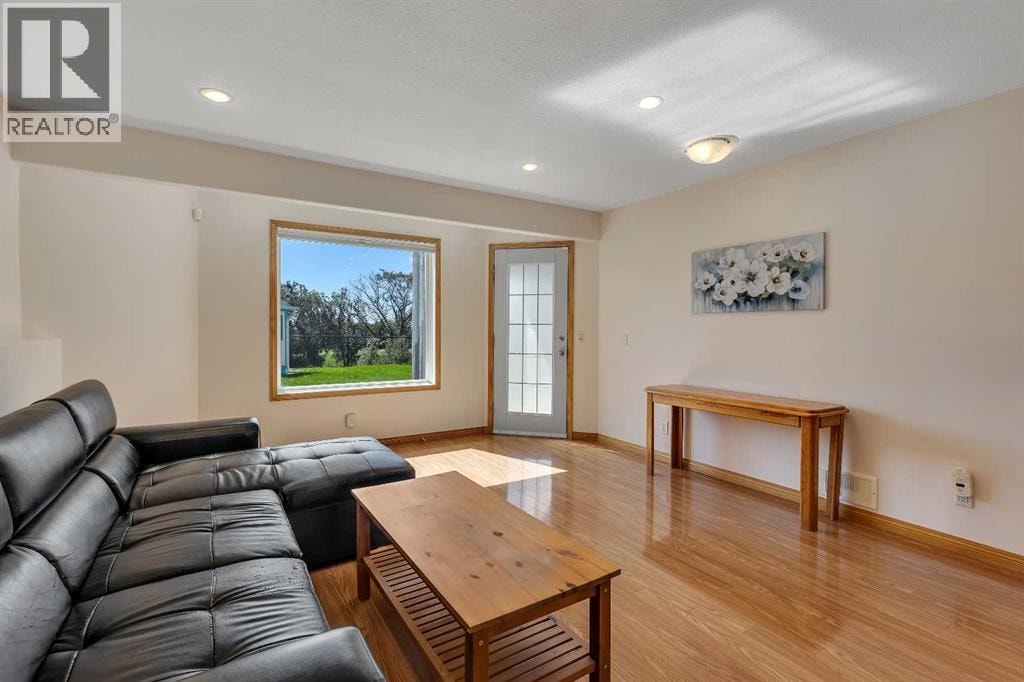 9 Panorama Hills Manor NW — photo 32