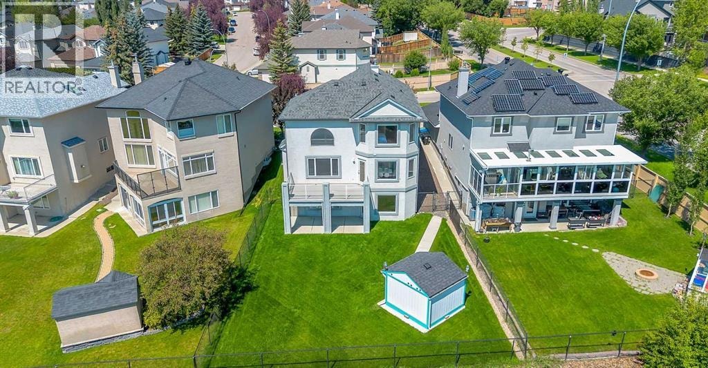 9 Panorama Hills Manor NW — photo 40