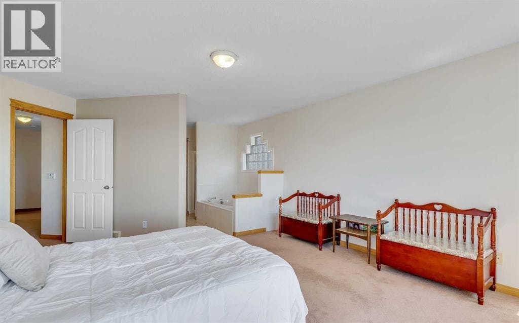 9 Panorama Hills Manor NW — photo 25