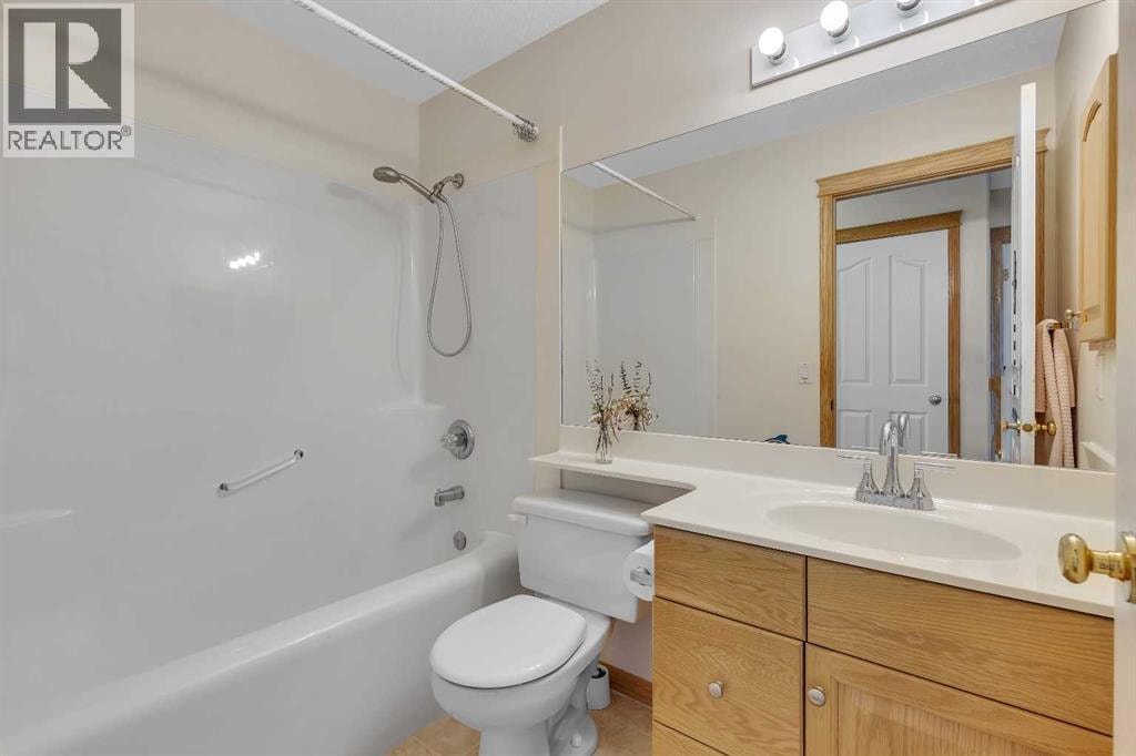 9 Panorama Hills Manor NW — photo 30