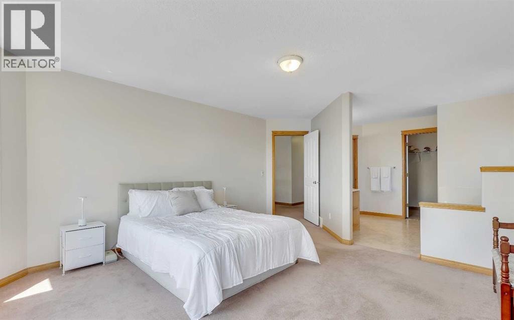 9 Panorama Hills Manor NW — photo 24