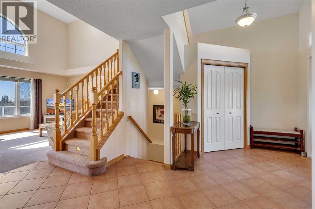 9 Panorama Hills Manor NW — photo 5