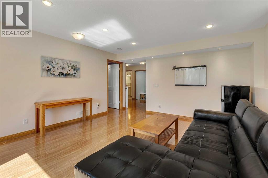 9 Panorama Hills Manor NW — photo 33