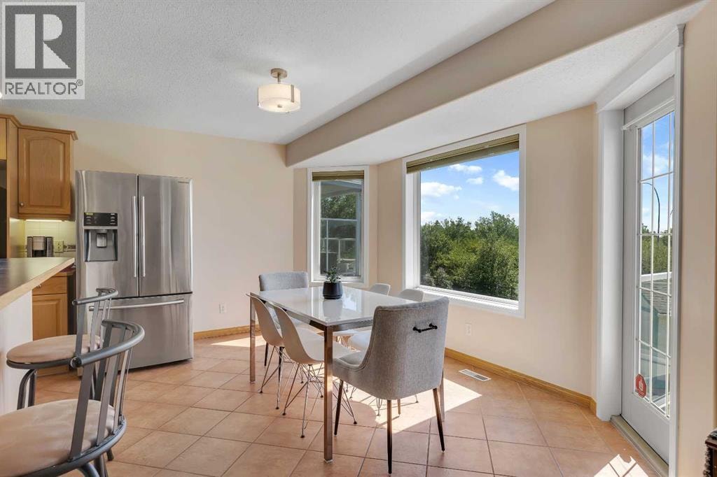 9 Panorama Hills Manor NW — photo 15