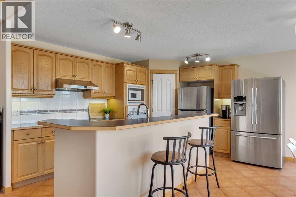 9 Panorama Hills Manor NW — photo 12