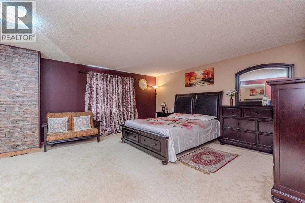 78 Queen Anne Close SE — photo 19