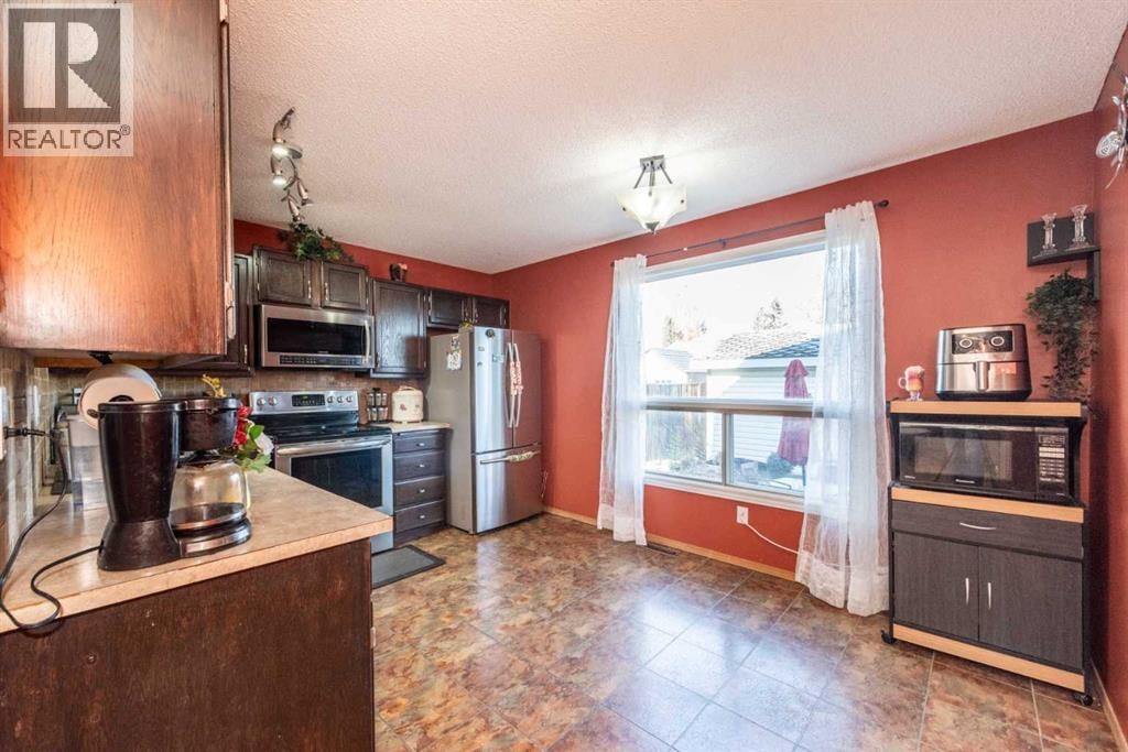 78 Queen Anne Close SE — photo 10