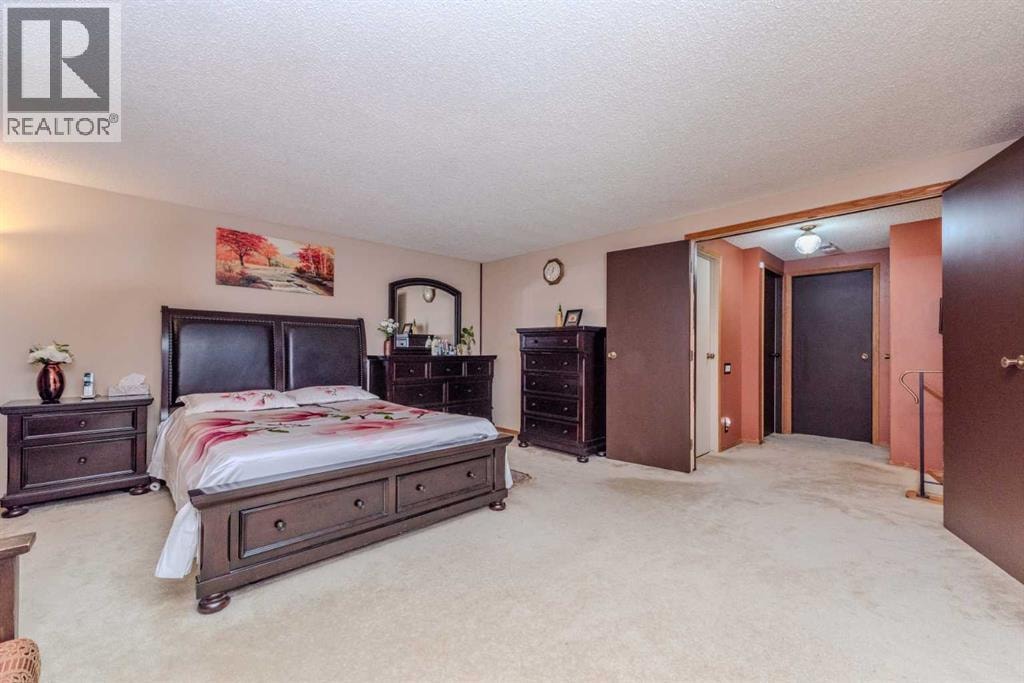 78 Queen Anne Close SE — photo 20