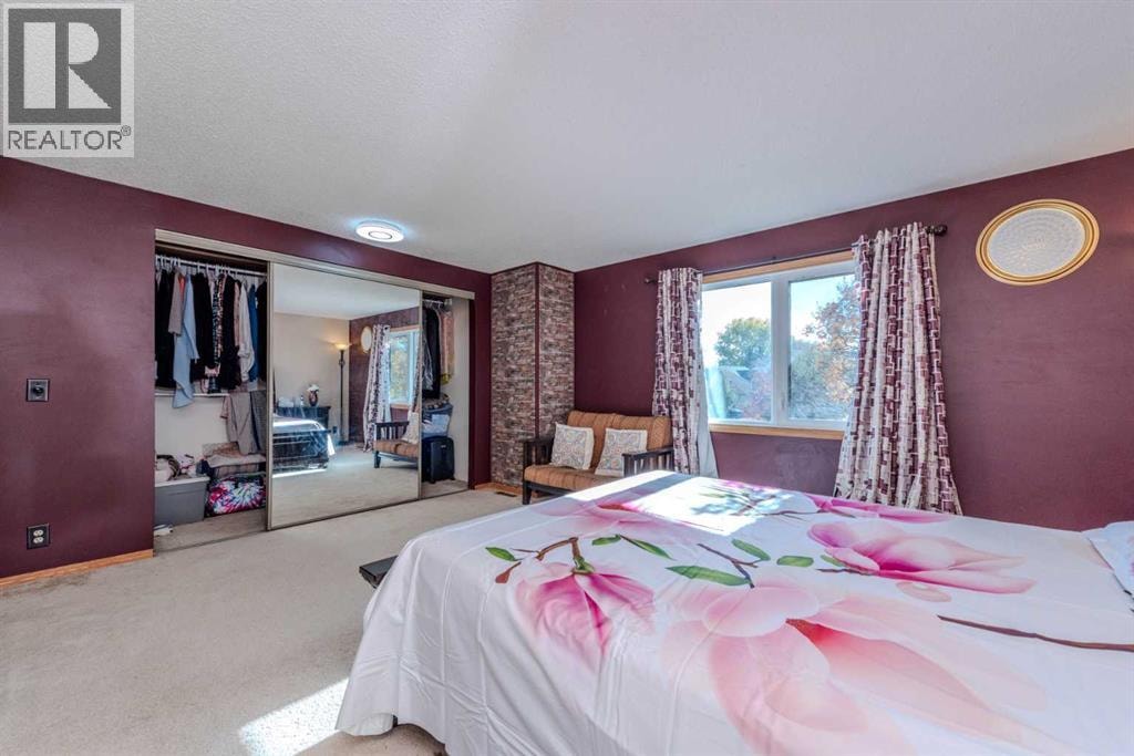 78 Queen Anne Close SE — photo 22
