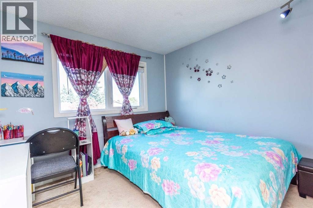 78 Queen Anne Close SE — photo 17