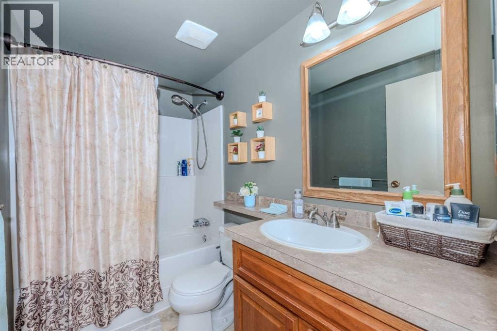 78 Queen Anne Close SE — photo 24