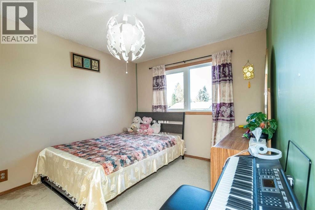 78 Queen Anne Close SE — photo 15