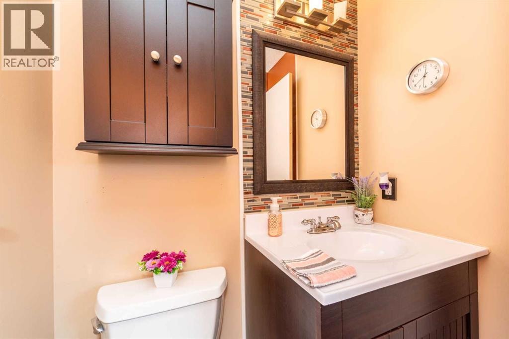 78 Queen Anne Close SE — photo 12