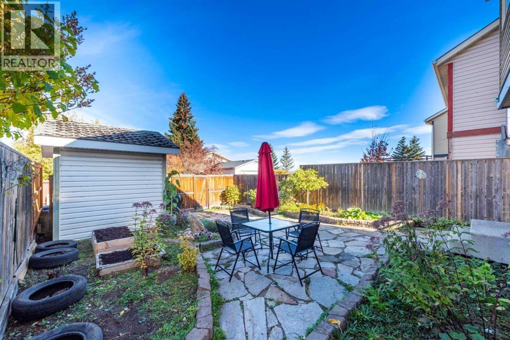 78 Queen Anne Close SE — photo 31