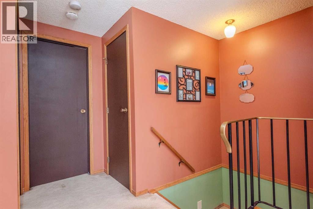 78 Queen Anne Close SE — photo 23