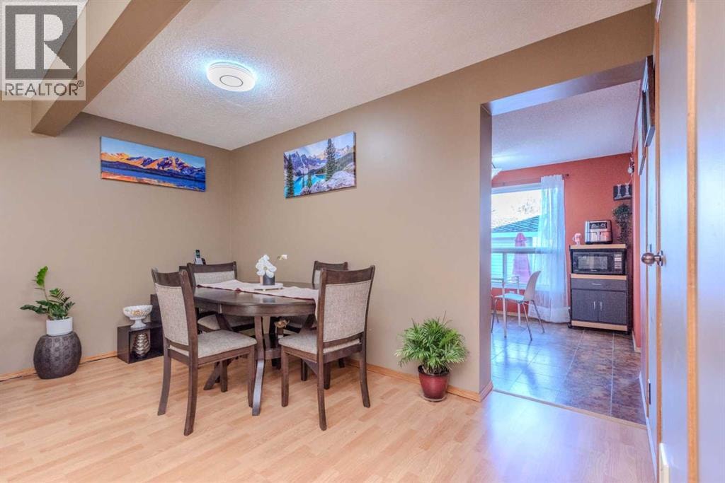 78 Queen Anne Close SE — photo 6