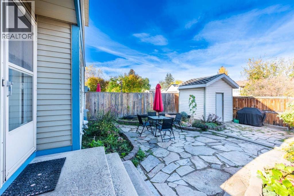 78 Queen Anne Close SE — photo 30
