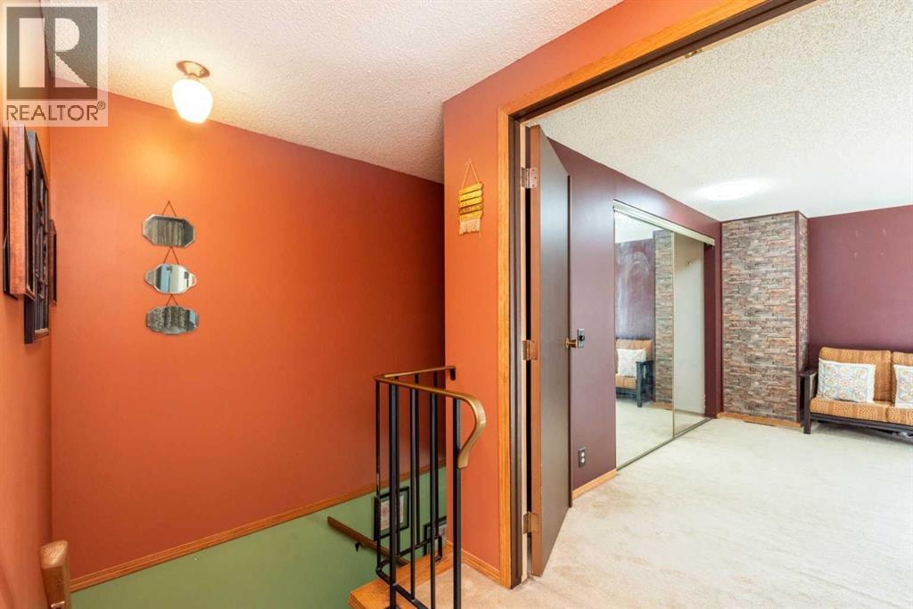 78 Queen Anne Close SE — photo 14