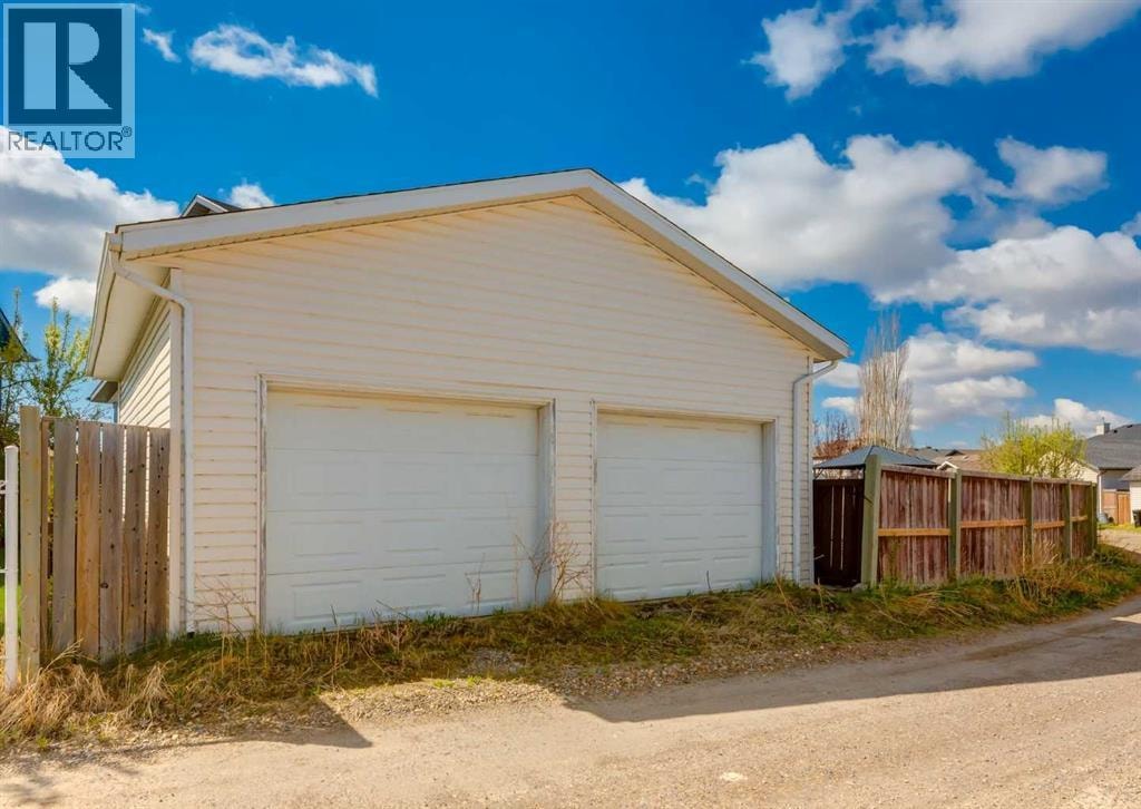 244 Stonegate Close NW — photo 37