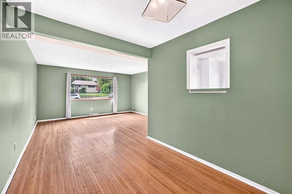 416/418 33 Avenue NE — photo 15