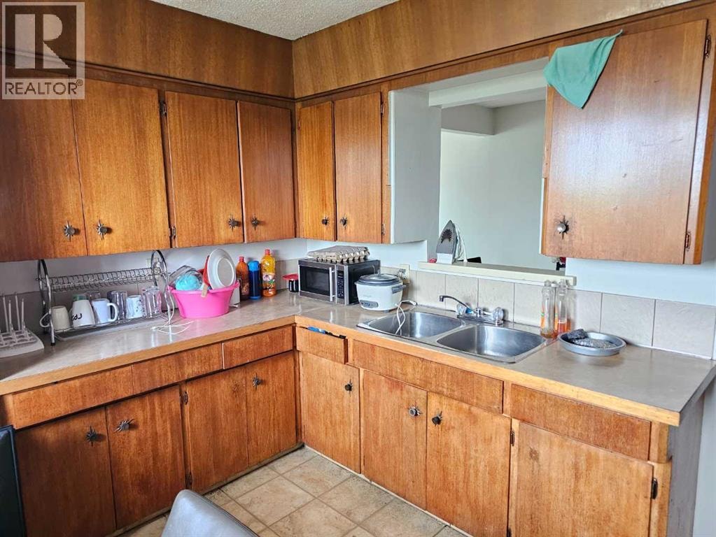 416/418 33 Avenue NE — photo 29