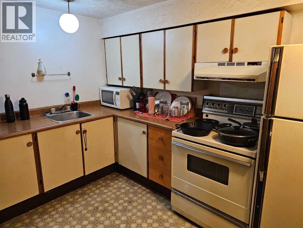 416/418 33 Avenue NE — photo 34