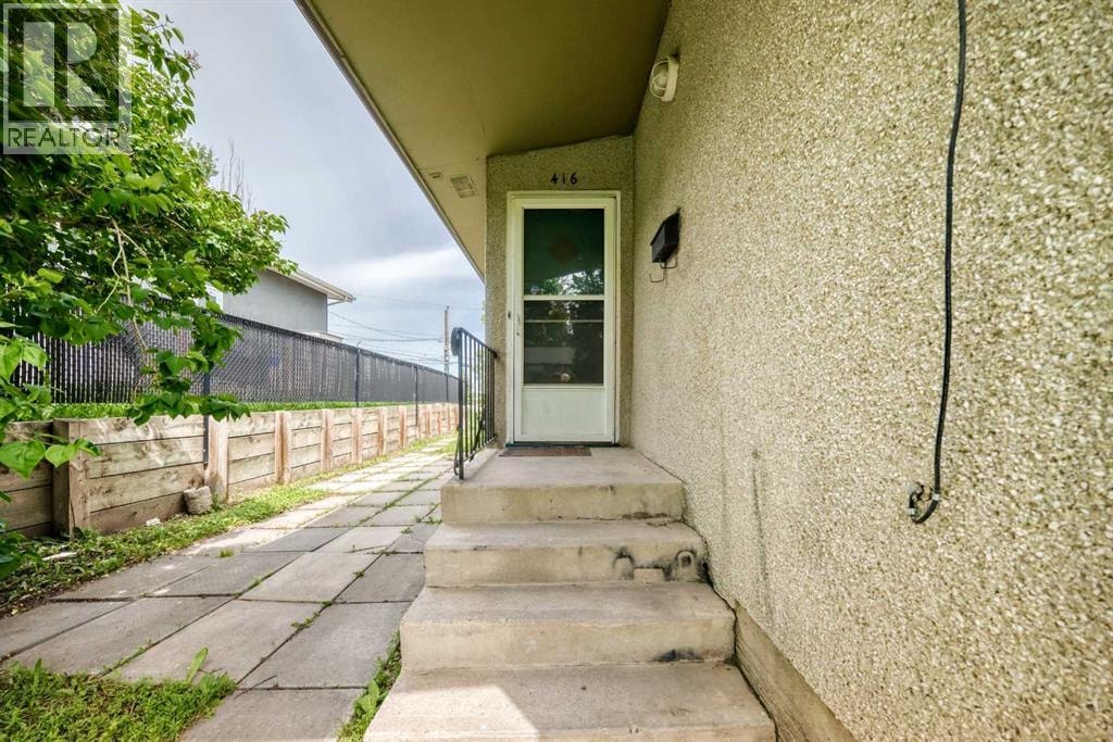 416/418 33 Avenue NE — photo 4