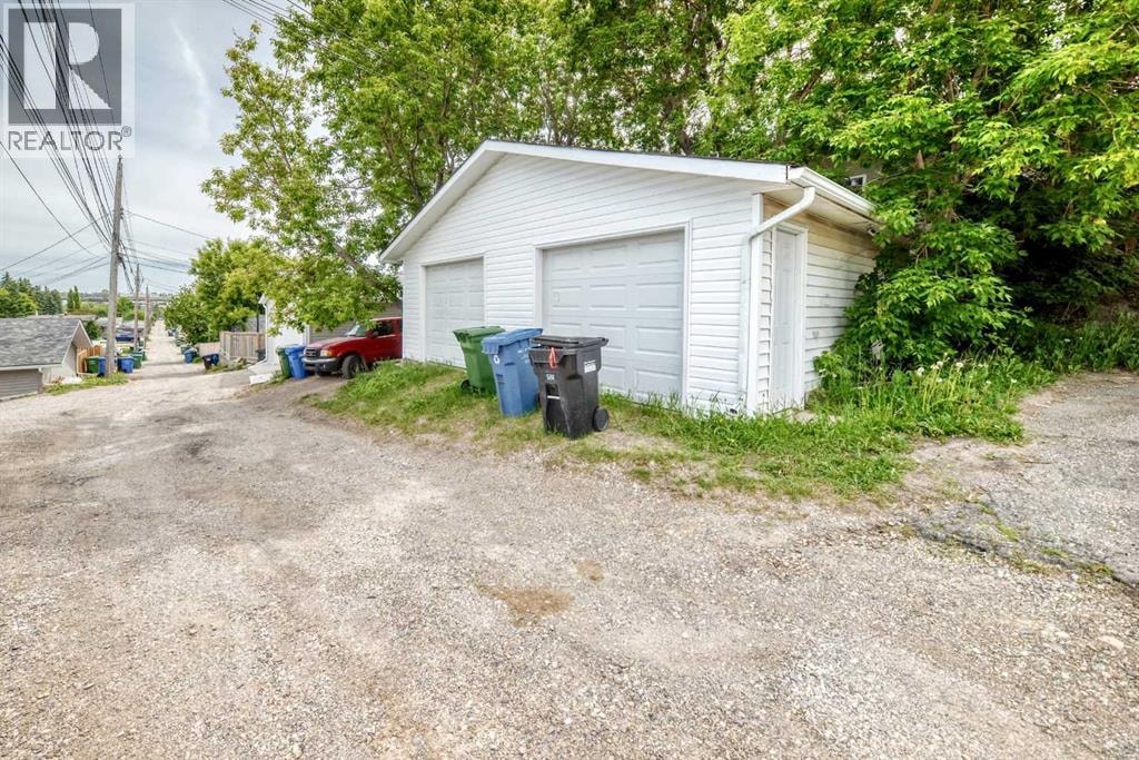 416/418 33 Avenue NE — photo 40