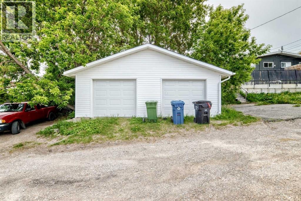 416/418 33 Avenue NE — photo 41