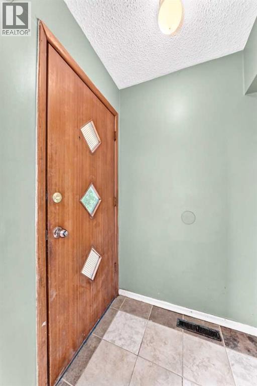 416/418 33 Avenue NE — photo 7