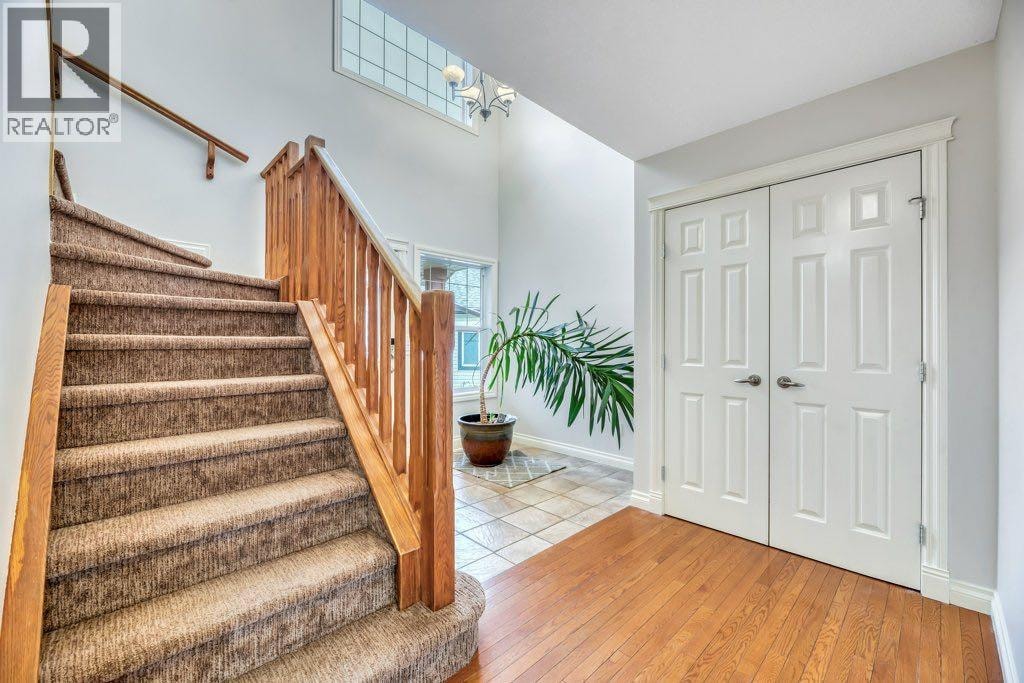 151 Cove Place — photo 3