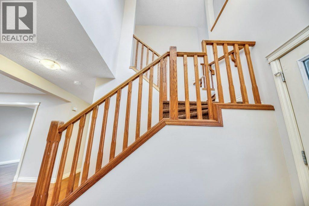 151 Cove Place — photo 4