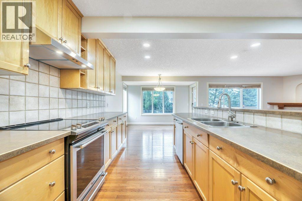 151 Cove Place — photo 6