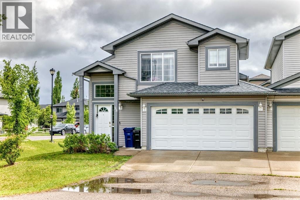 98 Canoe Square SW — photo 2