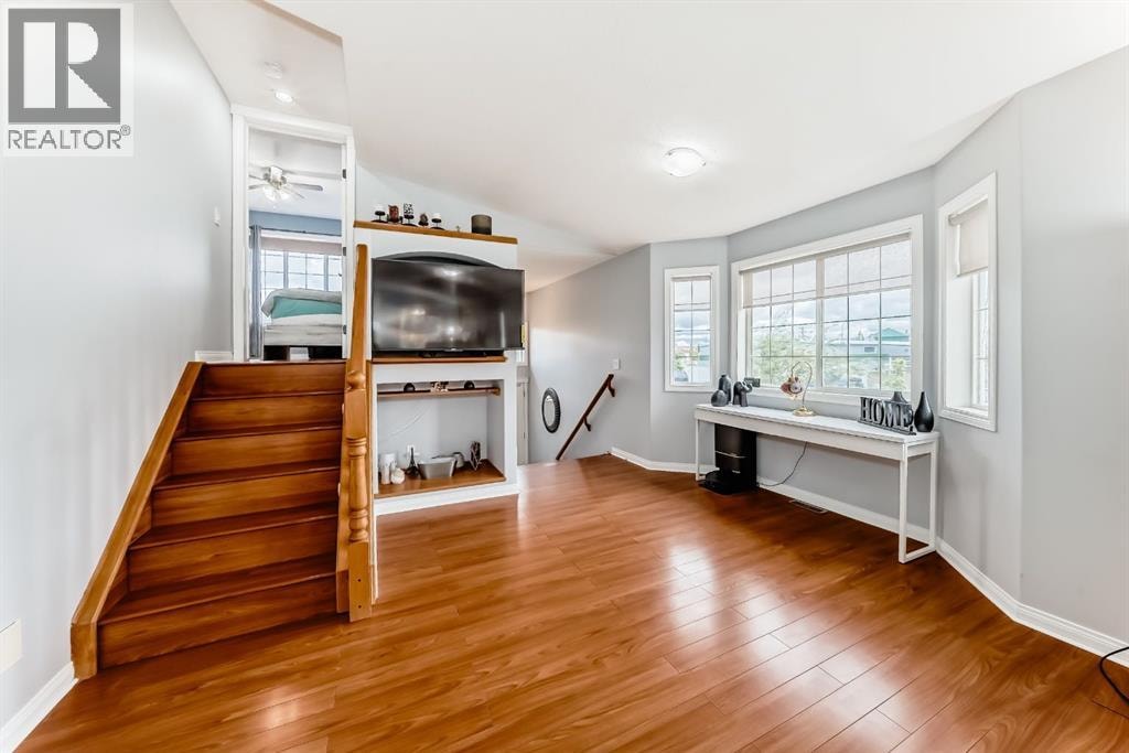 98 Canoe Square SW — photo 22