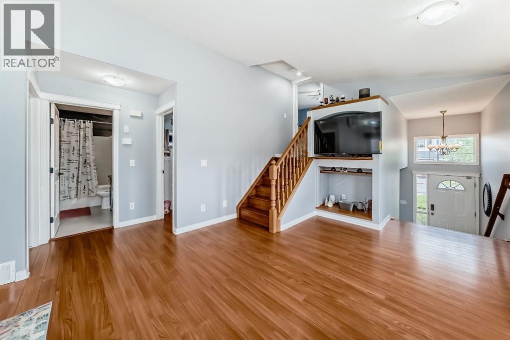 98 Canoe Square SW — photo 23