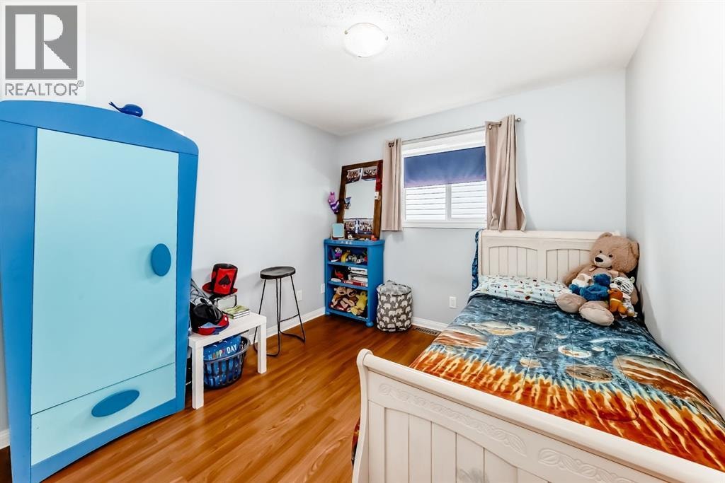 98 Canoe Square SW — photo 24