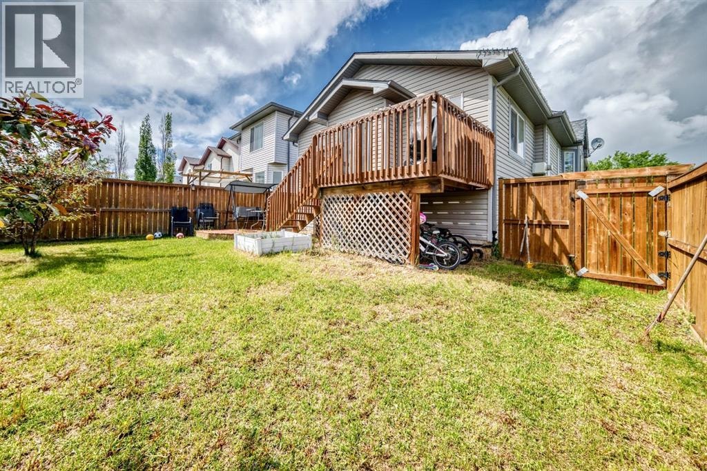 98 Canoe Square SW — photo 7